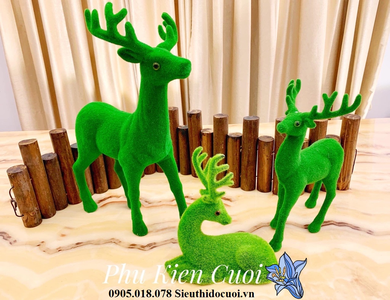 Bộ quả cầu, hươu nai nhung rêu Bộ quả cầu, hươu nai nhung rêu