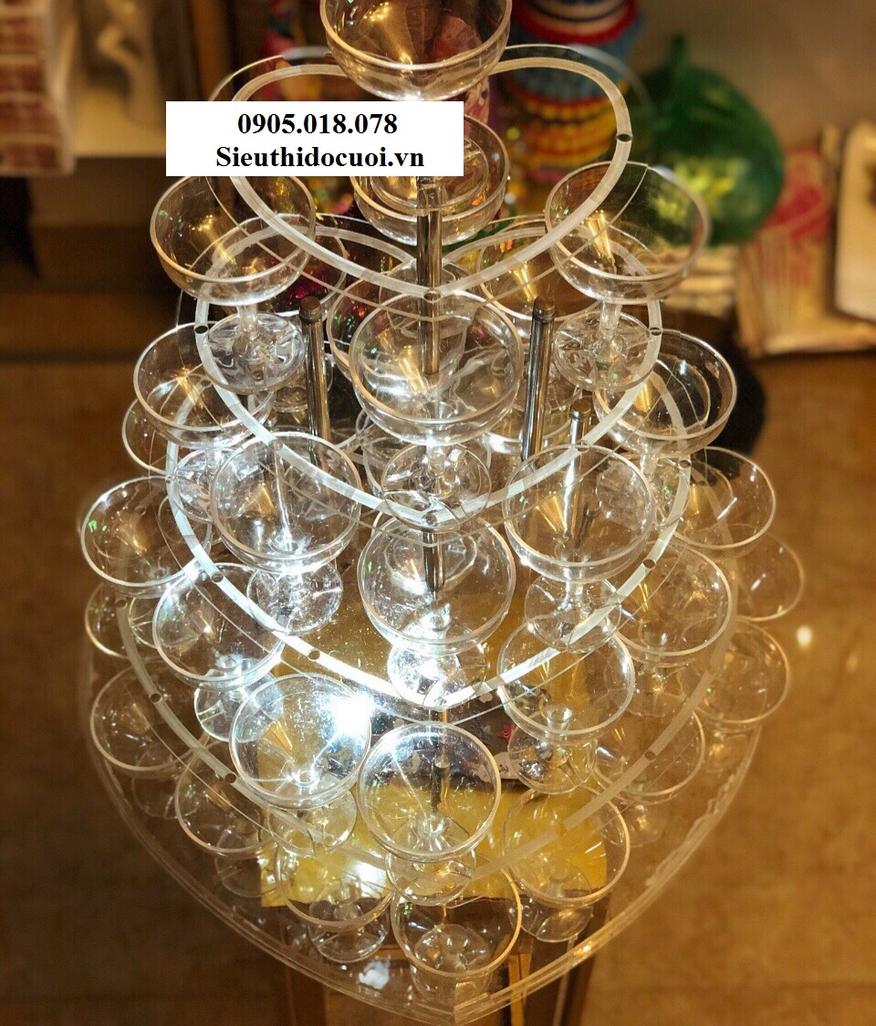 Tháp ly xếp tầng hình trái tim Tháp ly xếp tầng hình trái tim