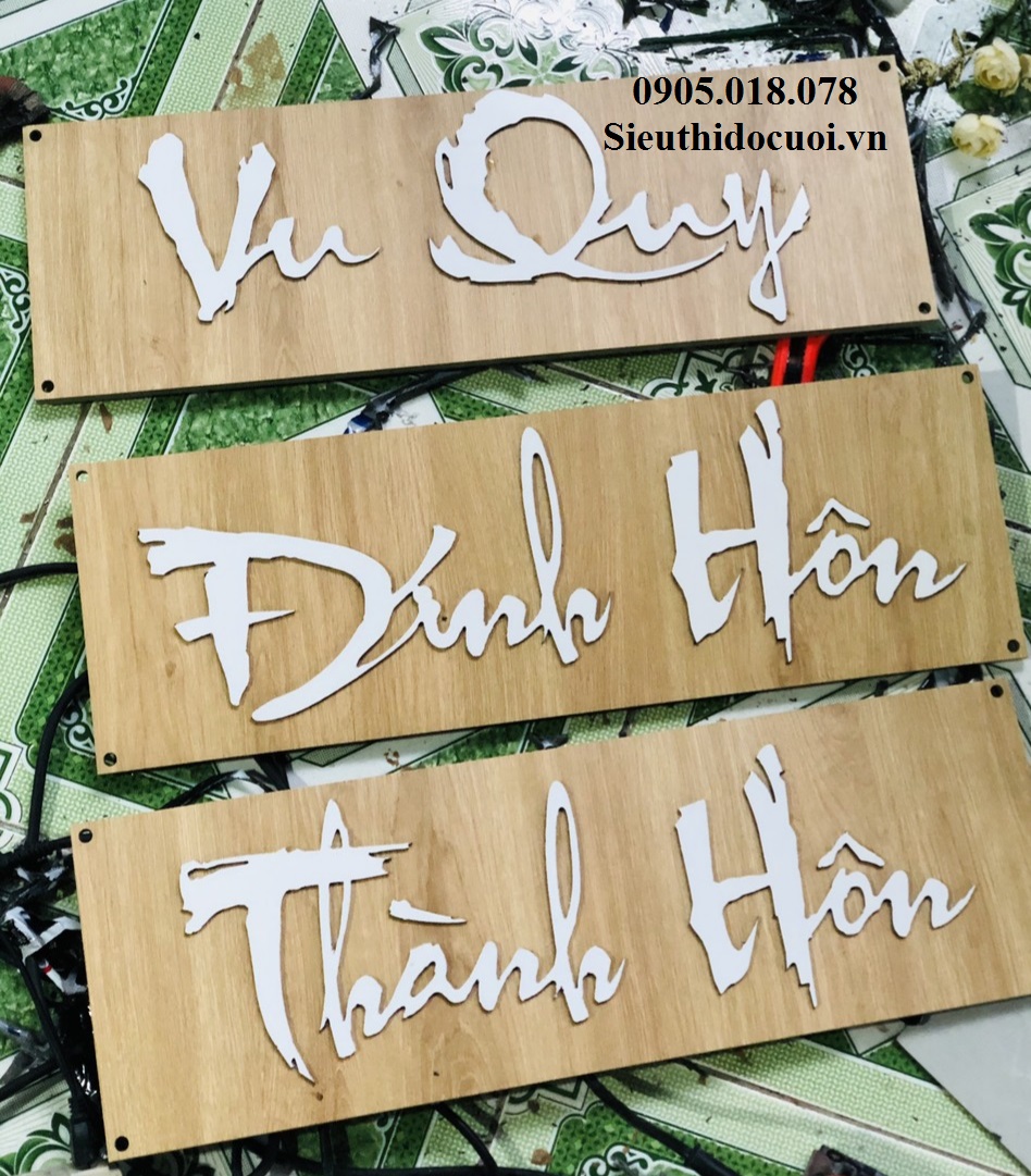 Bảng lễ treo cổng