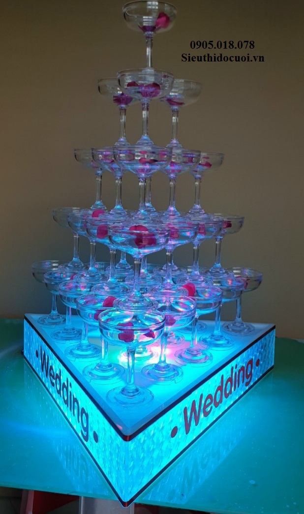 Tháp ly xếp tầng Tháp ly xếp tầng