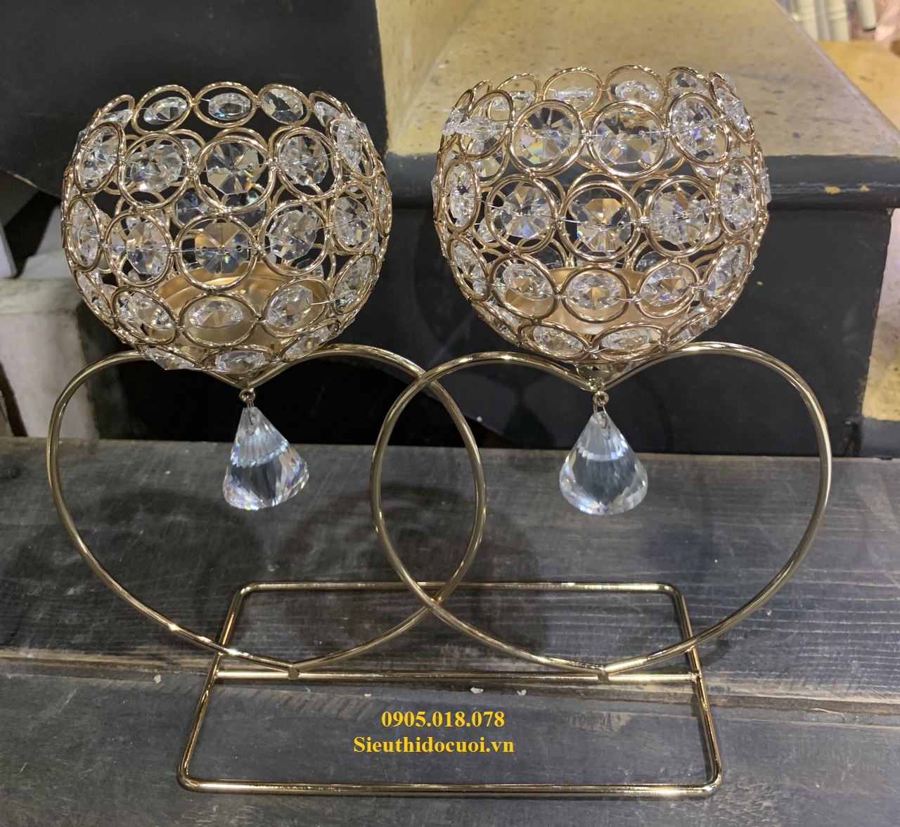 Chân nến pha lê trang trí tông màu vàng Chân nến pha lê trang trí tông màu vàng