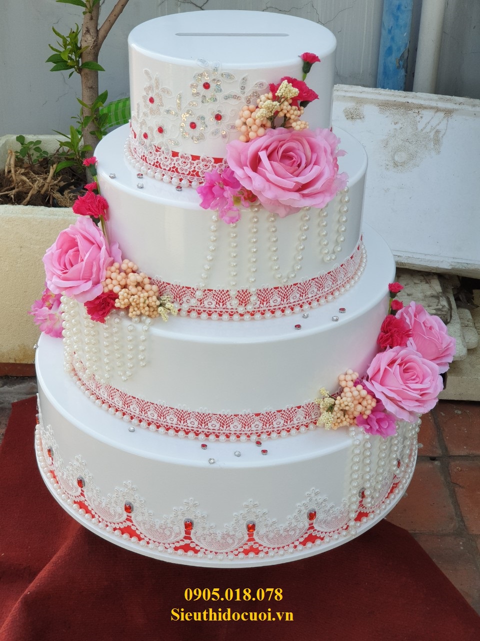 Thùng tiền hình bánh kem 4 tầng Thùng tiền hình bánh kem 4 tầng