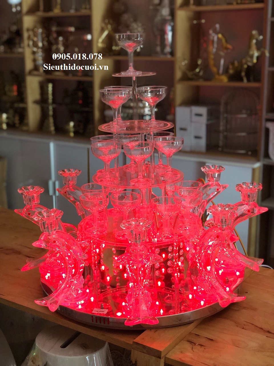 Tháp ly xếp tầng hình cá heo Tháp ly xếp tầng hình cá heo