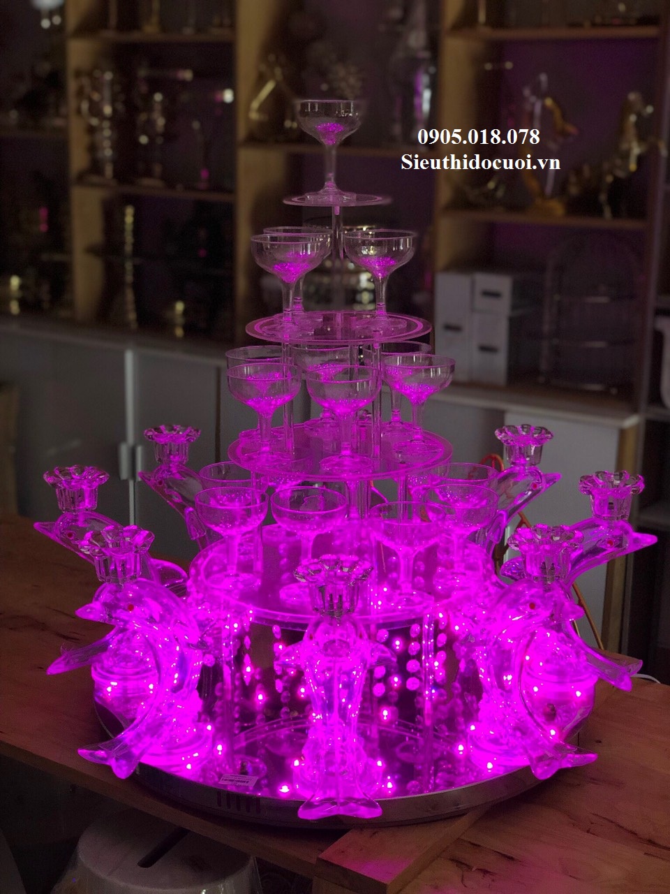 Tháp ly xếp tầng hình cá heo Tháp ly xếp tầng hình cá heo