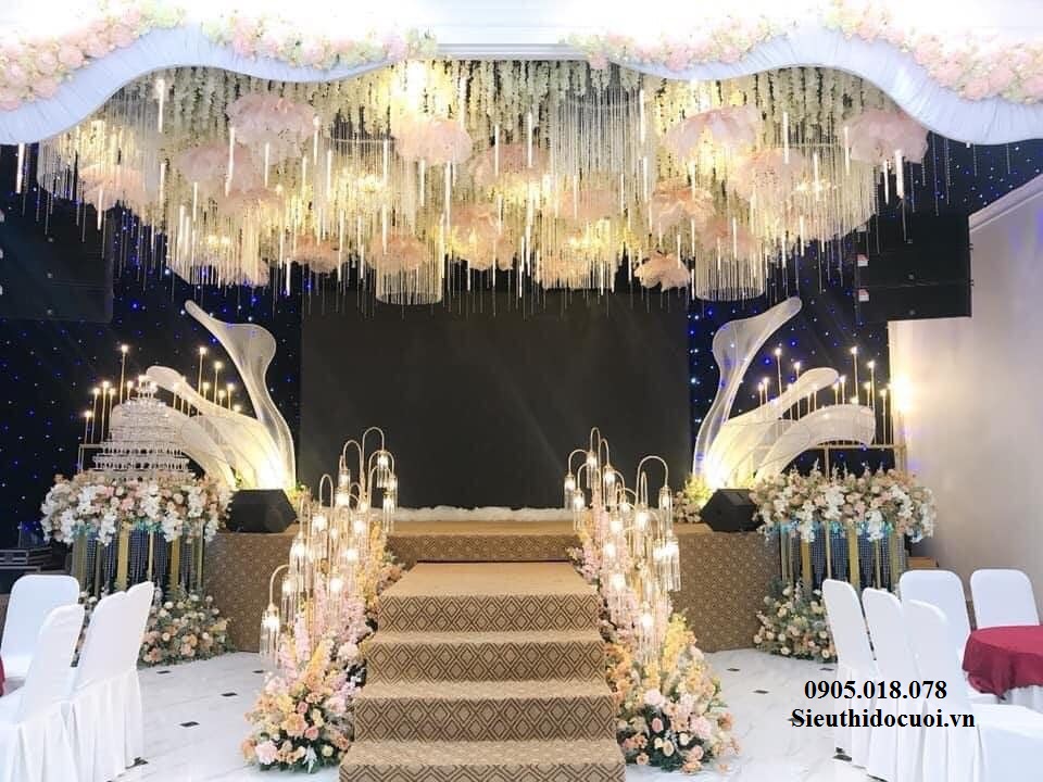 Đèn trang trí dẫn lối sân khấu đám cưới Đèn trang trí dẫn lối sân khấu đám cưới