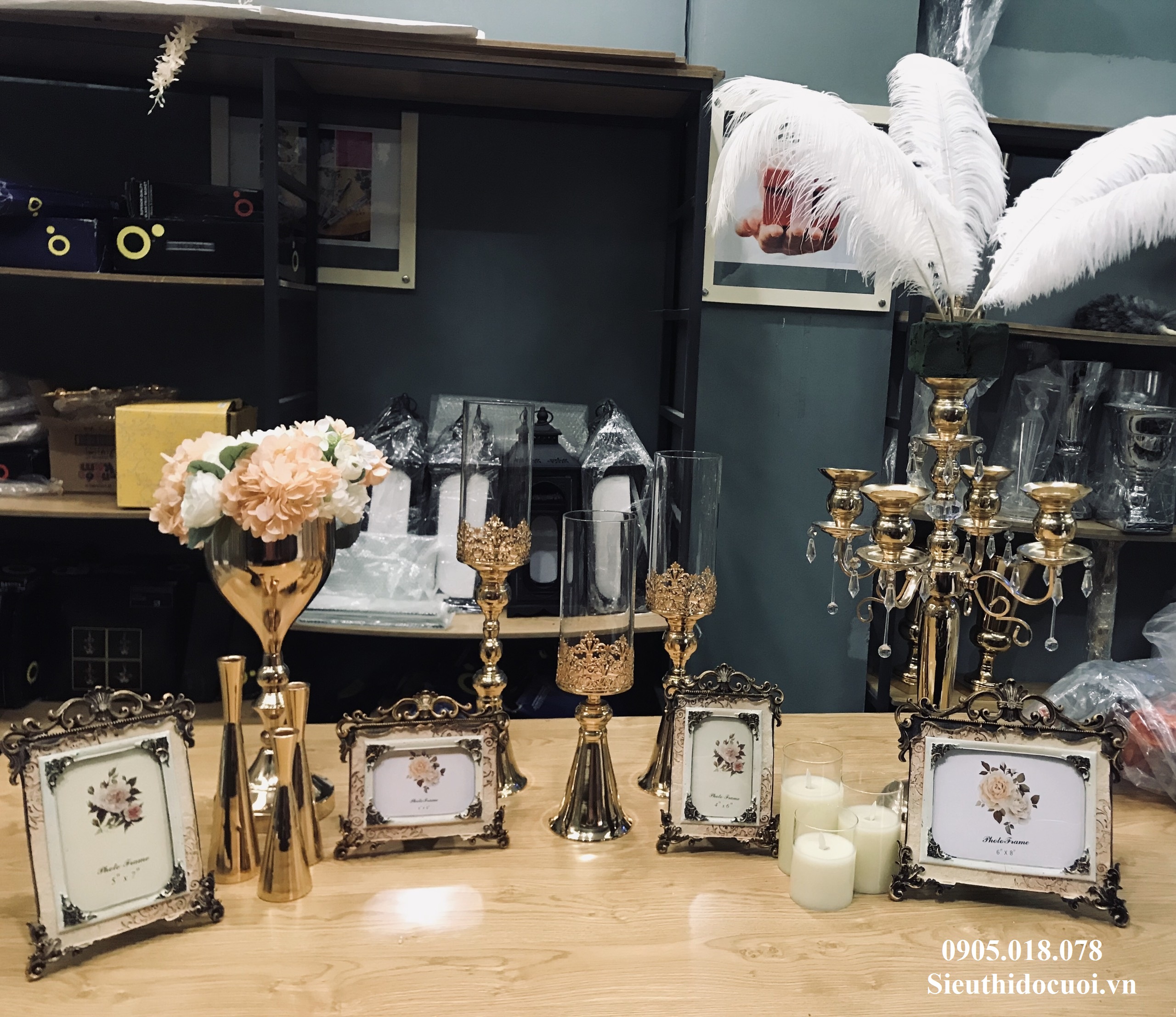 Chân cắm hoa Chân cắm hoa