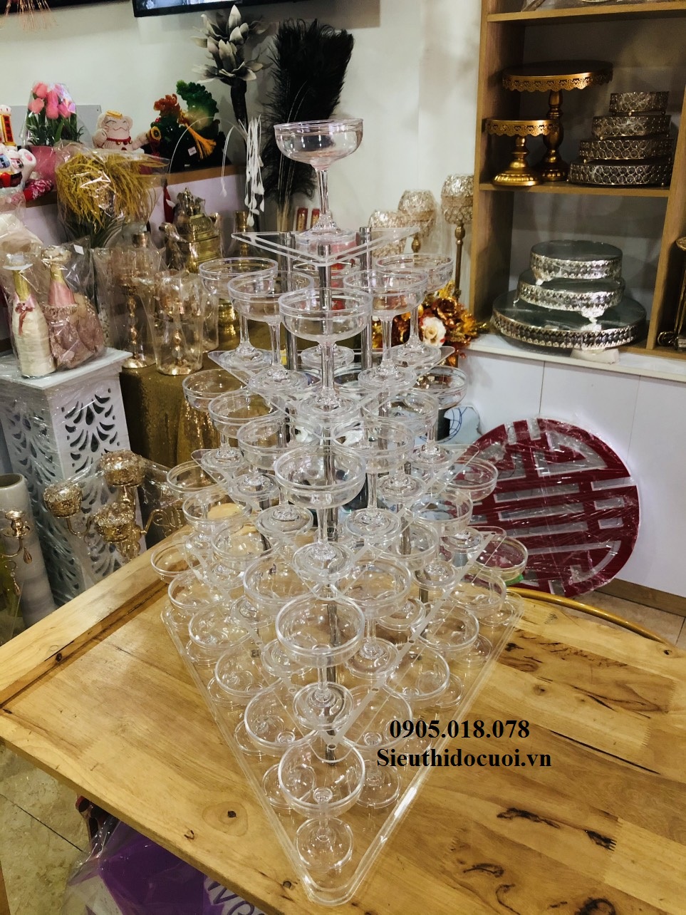 Tháp ly hình tam giác Tháp ly hình tam giác