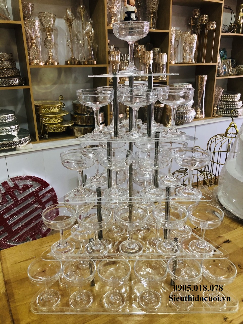 Tháp ly hình tam giác Tháp ly hình tam giác