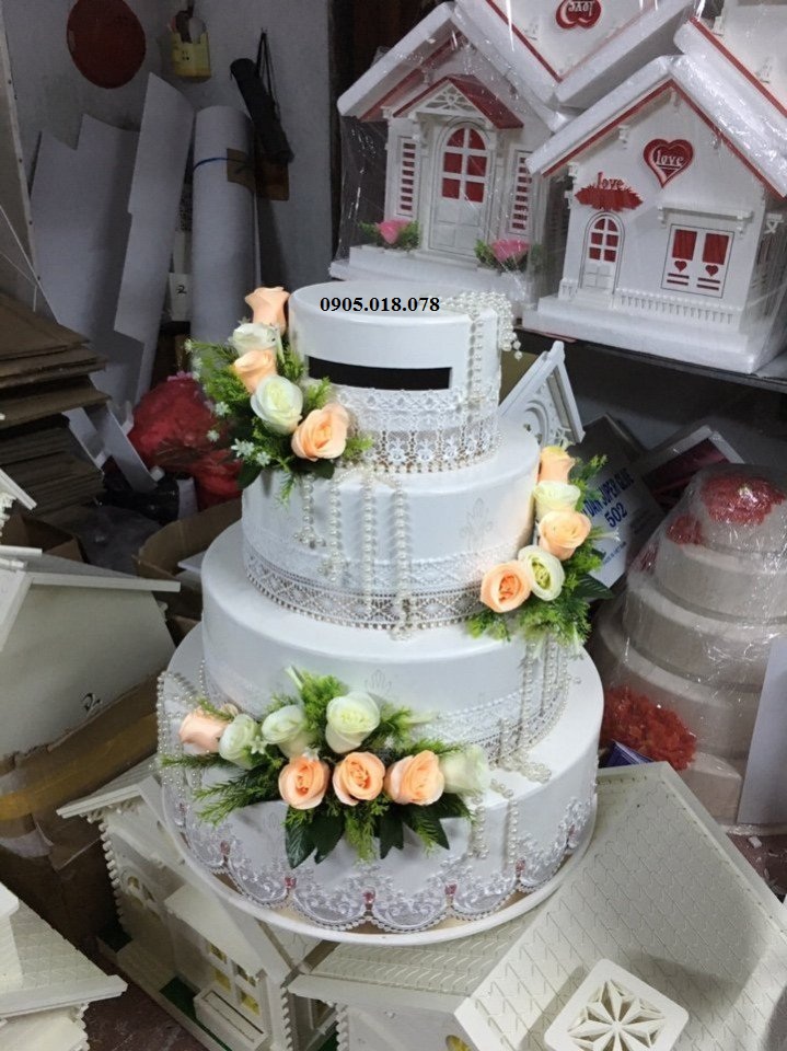 Thùng tiền đám cưới hình bánh kem Thùng tiền đám cưới hình bánh kem