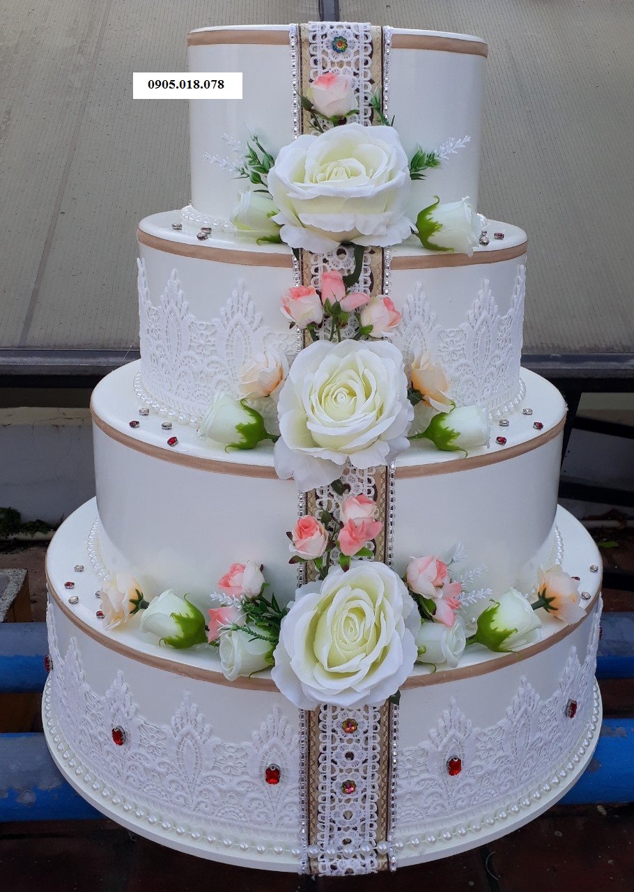 Thùng tiền đám cưới hình bánh kem Thùng tiền đám cưới hình bánh kem