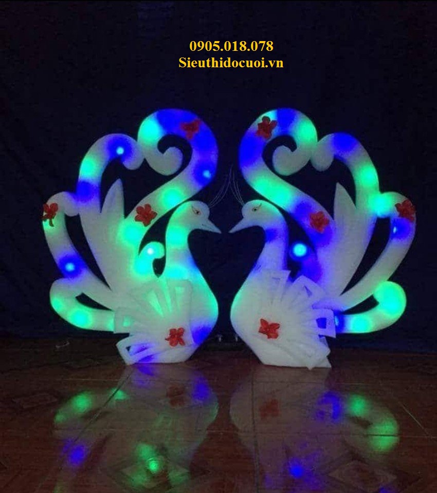 Chim công mô hình mút xốp có đèn led Chim công mô hình mút xốp có đèn led