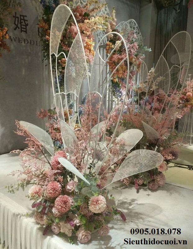 Hoa và lá trang trí sân khấu Hoa và lá trang trí sân khấu