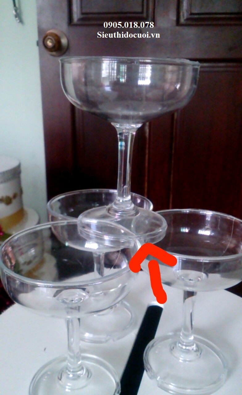 Ly rót rượu Ly rót rượu