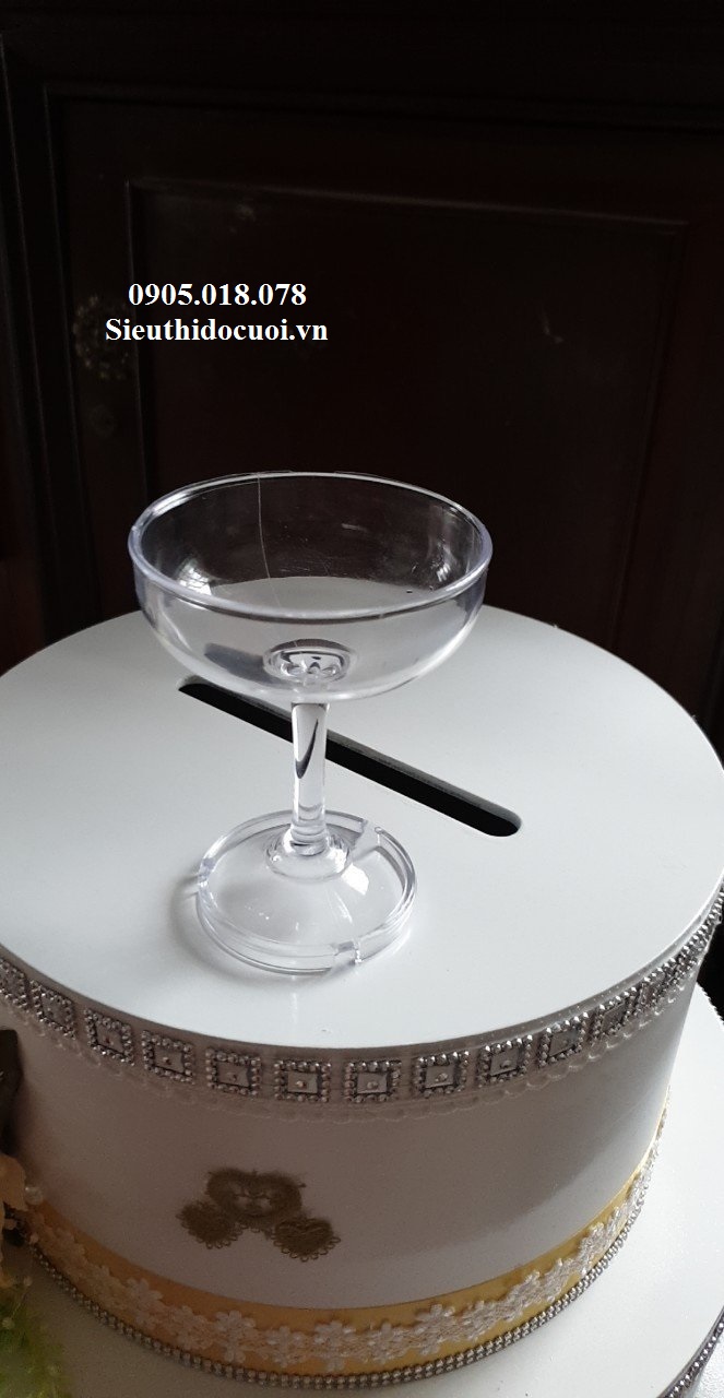 Ly rót rượu Ly rót rượu