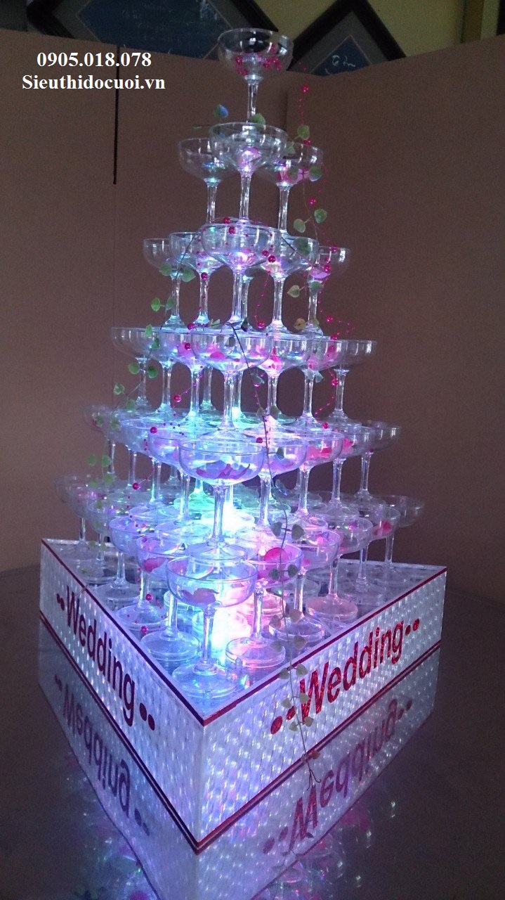 Tháp ly champagne Tháp ly champagne