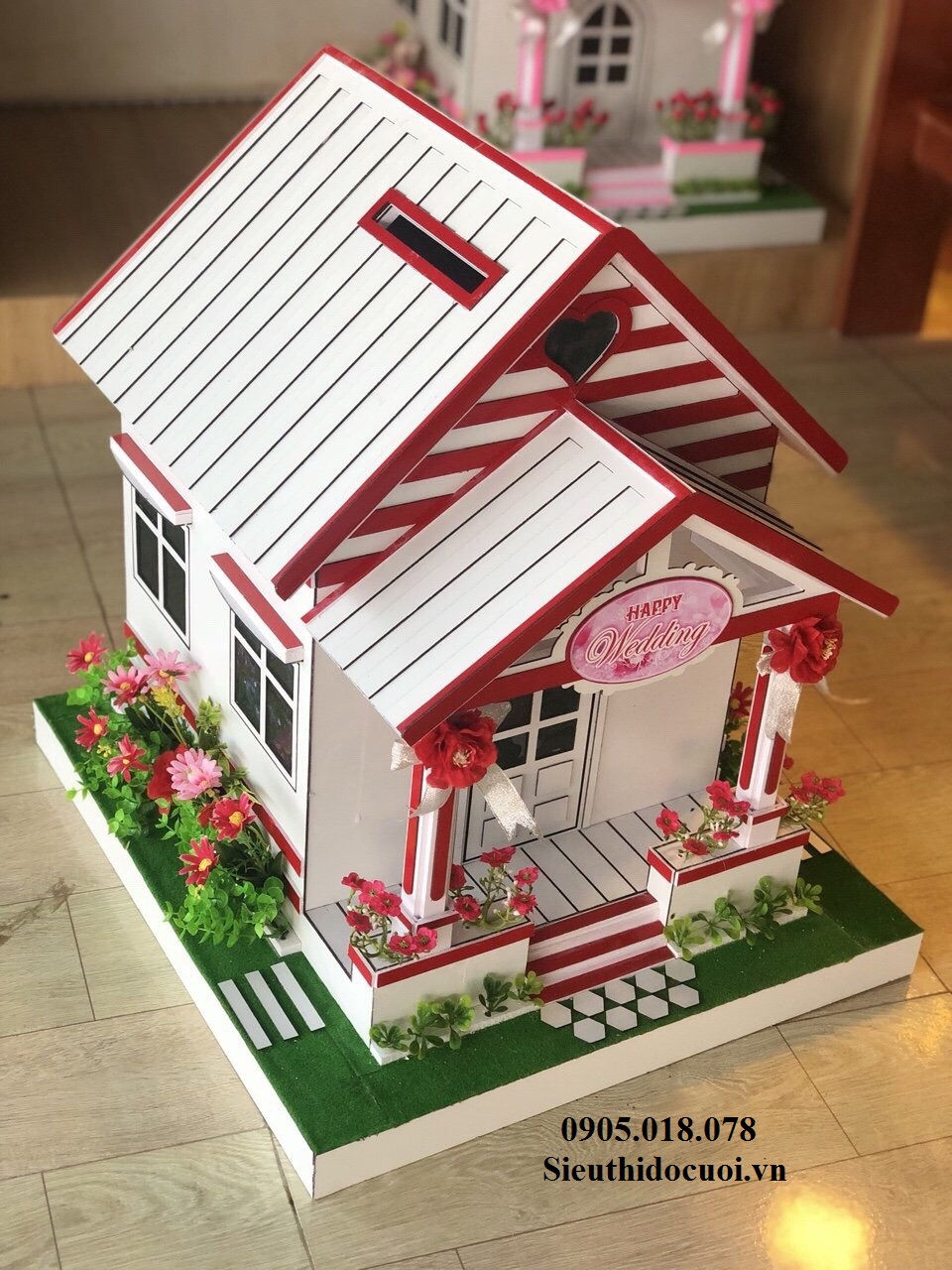 Thùng tiền hình ngôi nhà Thùng tiền hình ngôi nhà