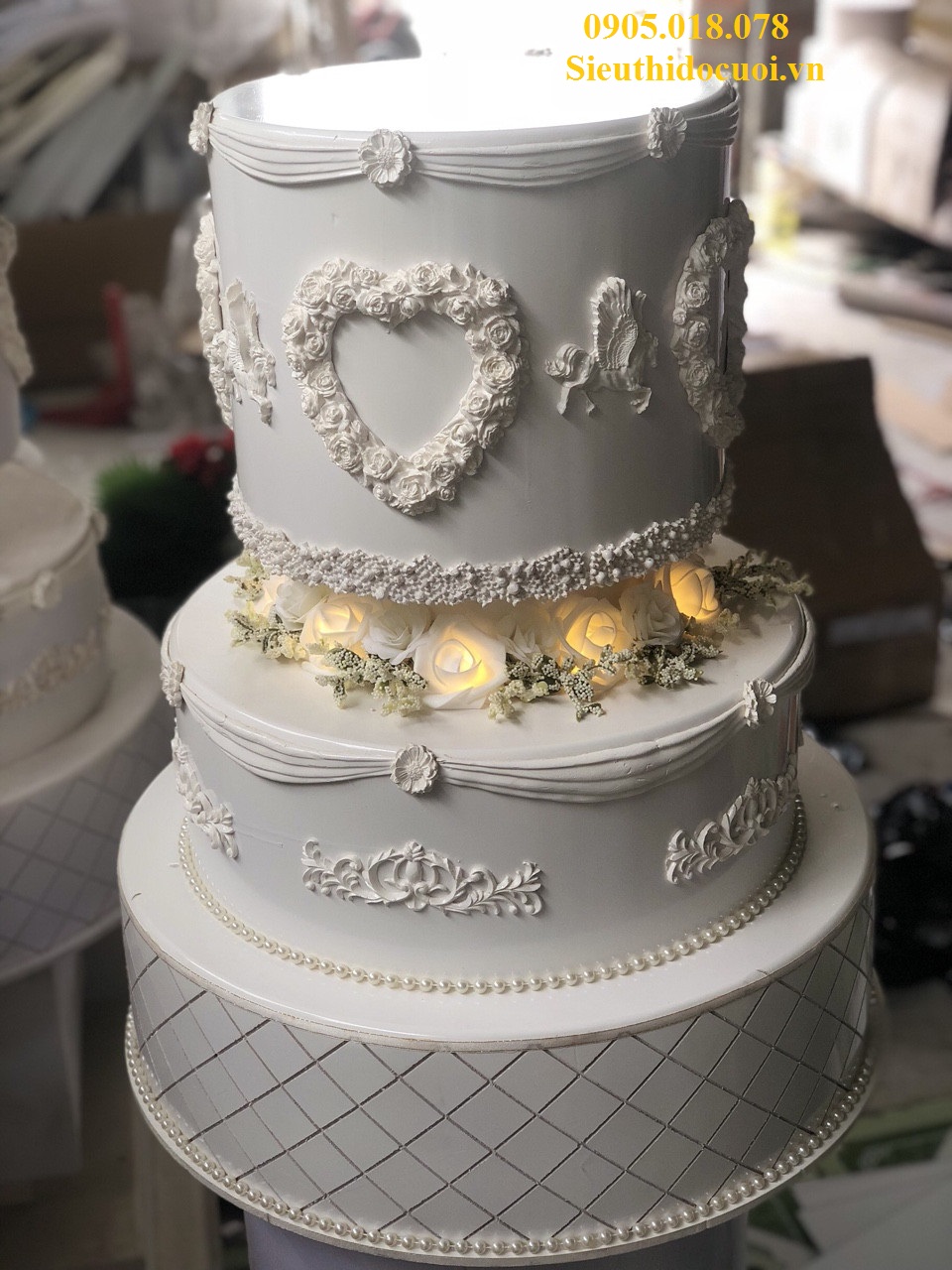 Bánh kem mô hình cưới Bánh kem mô hình cưới
