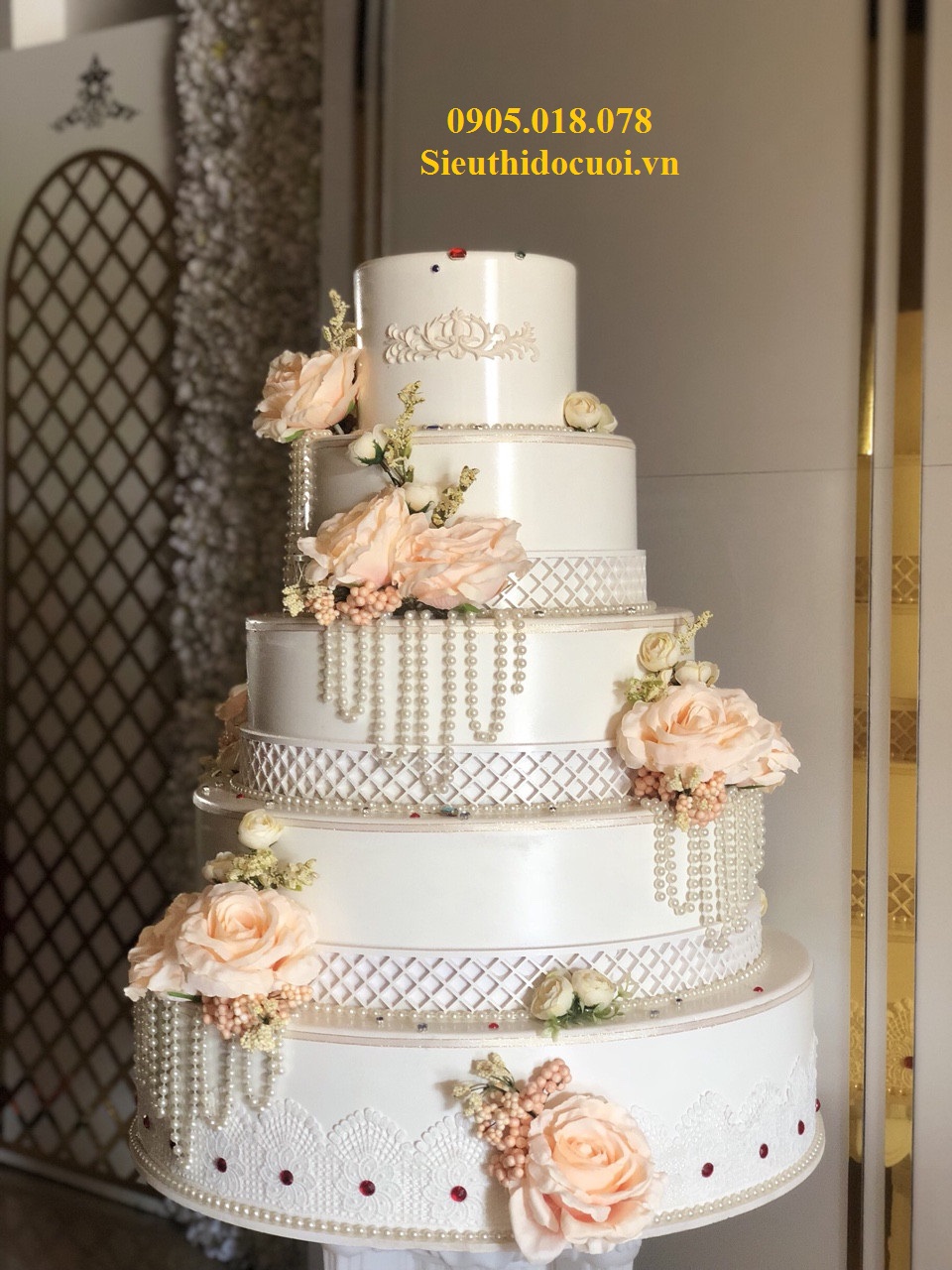 Bánh kem mô hình cưới Bánh kem mô hình cưới