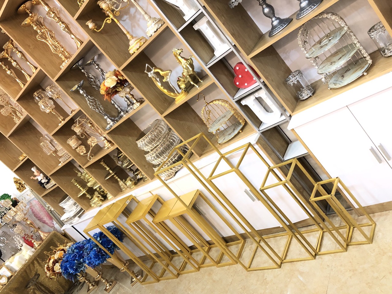 Đôn hoa bằng khung sắt Đôn hoa bằng khung sắt