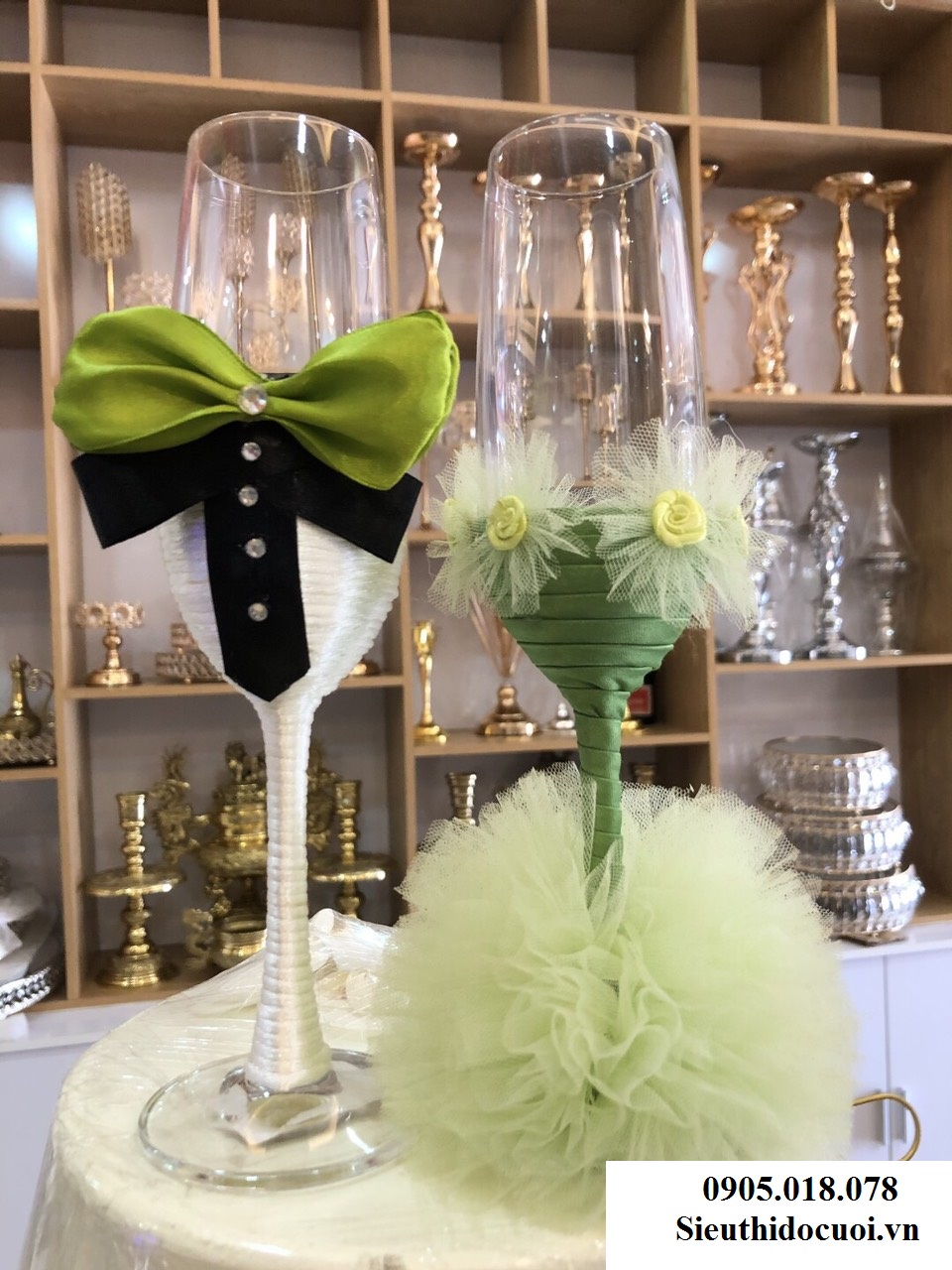 Ly Giao Bôi, Ly Hợp Cẩn, dao cắt bánh kem Ly Giao Bôi, Ly Hợp Cẩn, dao cắt bánh kem