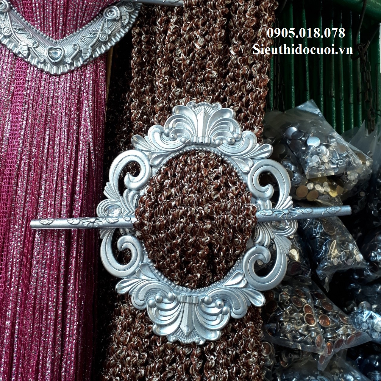 Cài rèm chỉ, cài nơ ghế Cài rèm chỉ, cài nơ ghế