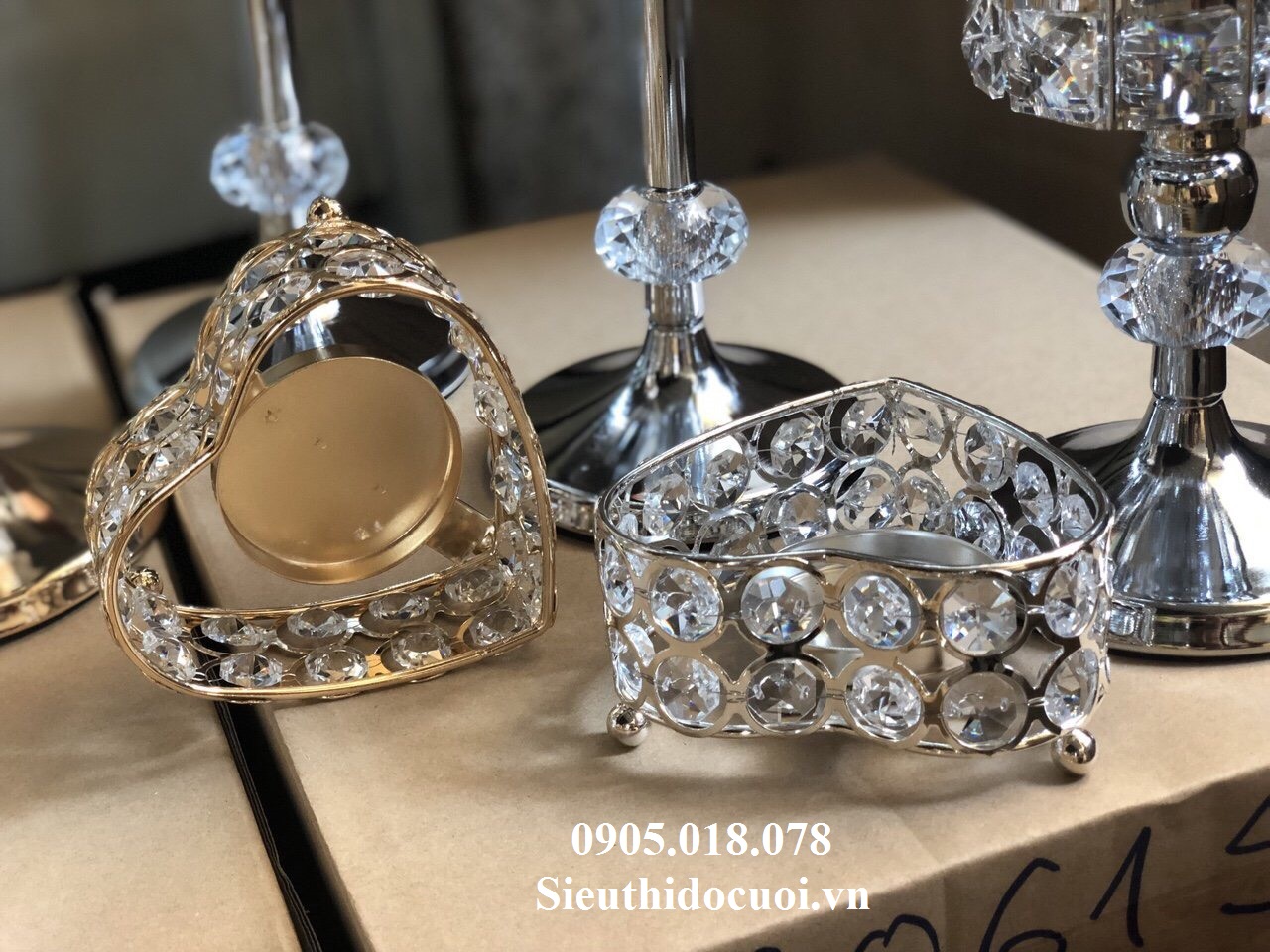 Chân nến kim loại giá rẻ Chân nến kim loại giá rẻ