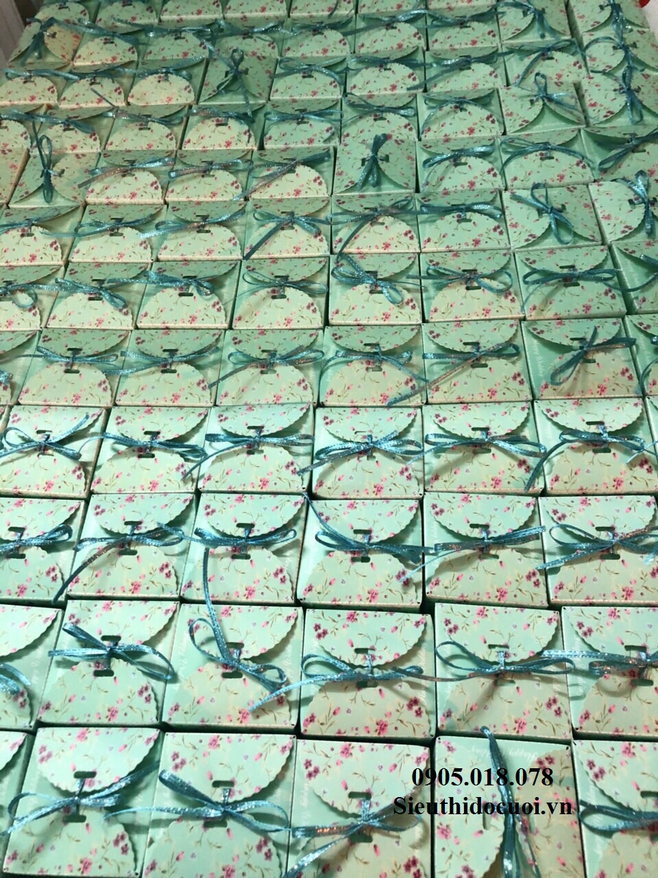 Hộp bánh cưới Hộp bánh cưới