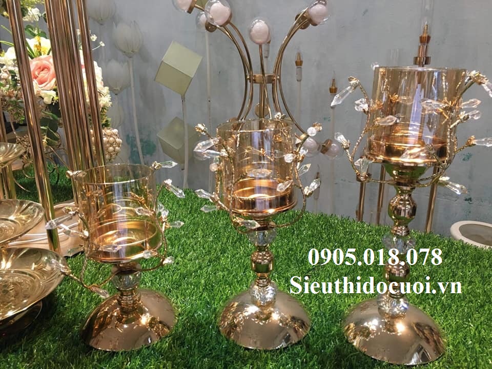 Chân nến kim loại giá rẻ Chân nến kim loại giá rẻ