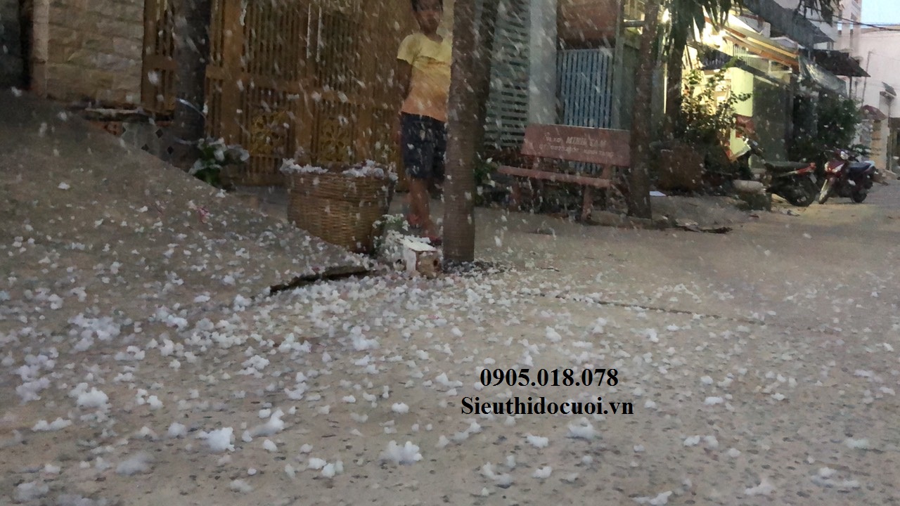 Máy tạo tuyết, máy phun tuyết Máy tạo tuyết, máy phun tuyết