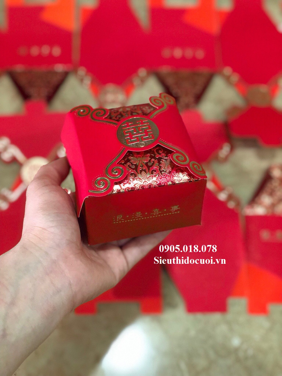 Hộp bánh cưới Hộp bánh cưới