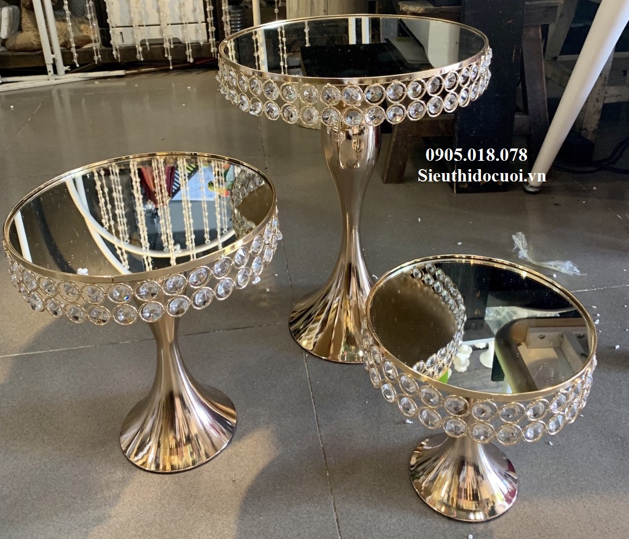 Khay bánh, kệ bánh, giá để bánh, chân bánh kem Khay bánh, kệ bánh, giá để bánh, chân bánh kem