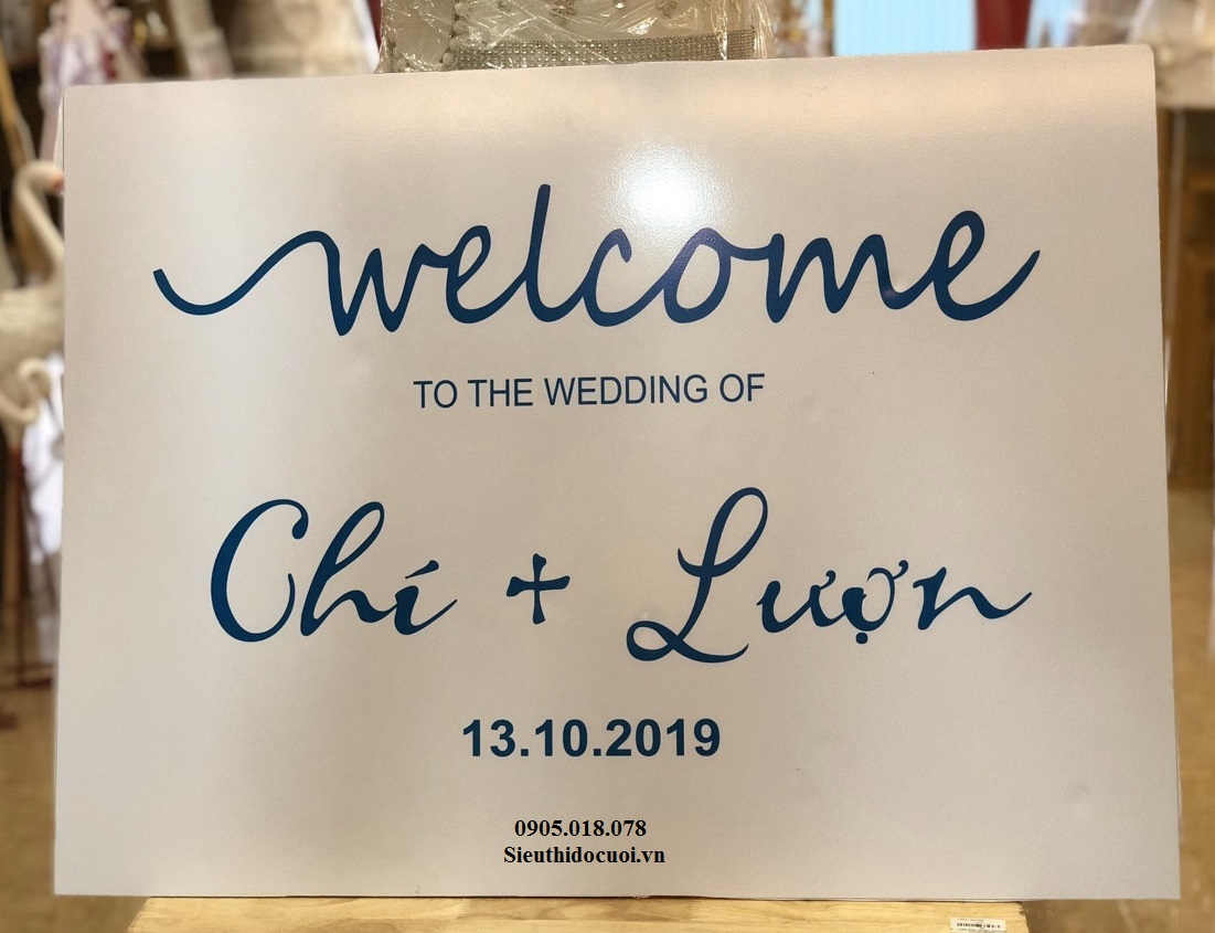 Bảng tên cô dâu chú rể bằng fomex, tem nước suối, chữ xốp Bảng tên cô dâu chú rể bằng fomex, tem nước suối, chữ xốp