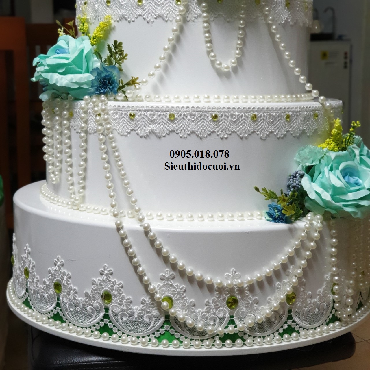 Bánh kem 4 tàng Bánh kem 4 tàng