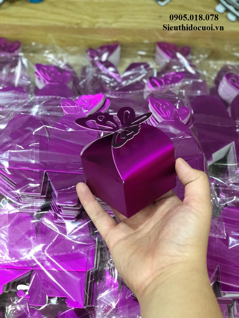 Hộp bánh cưới Hộp bánh cưới