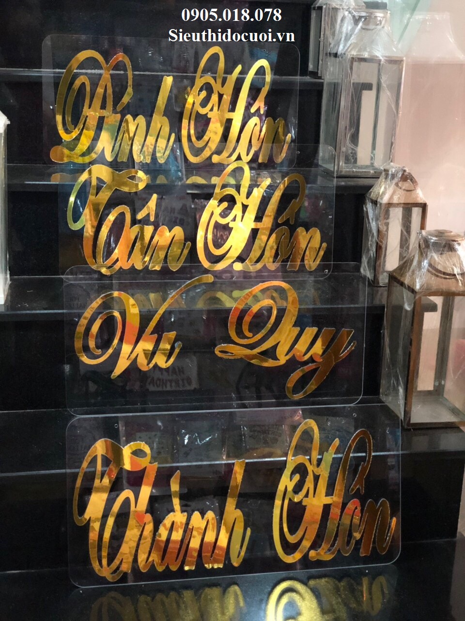 b Bảng lễ treo cổng