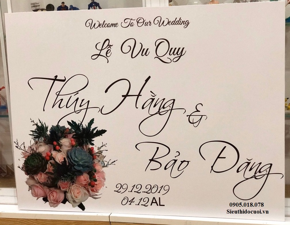 Bảng tên cô dâu chú rể bằng fomex, tem nước suối, chữ xốp Bảng tên cô dâu chú rể bằng fomex, tem nước suối, chữ xốp