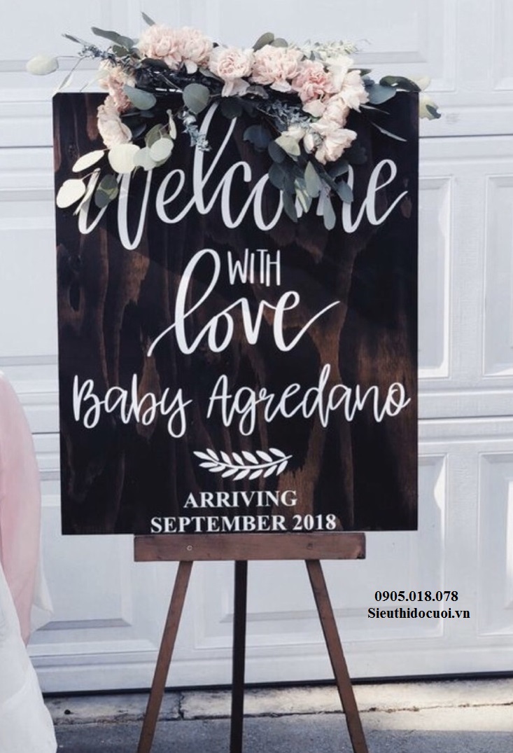 Bảng tên cô dâu chú rể bằng fomex, tem nước suối, chữ xốp Bảng tên cô dâu chú rể bằng fomex, tem nước suối, chữ xốp