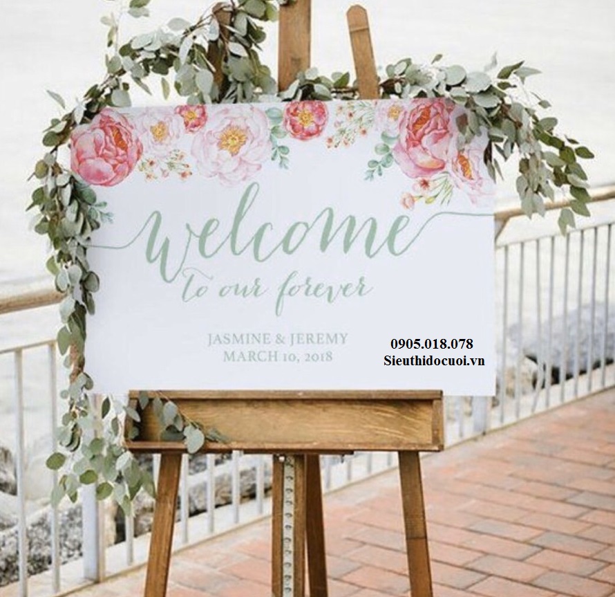 Bảng tên cô dâu chú rể bằng fomex, tem nước suối, chữ xốp Bảng tên cô dâu chú rể bằng fomex, tem nước suối, chữ xốp