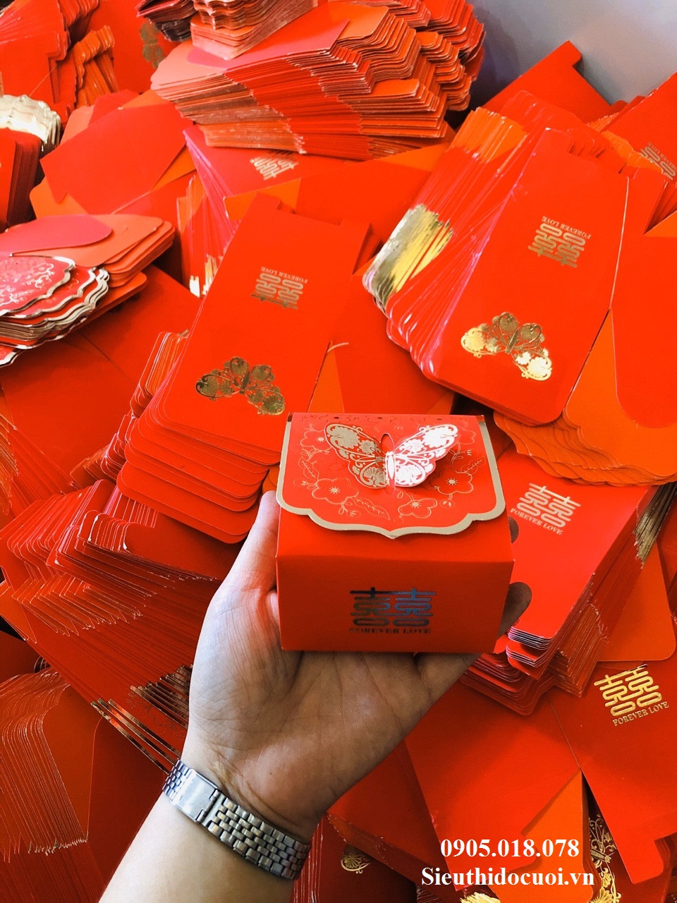 Hộp bánh cưới Hộp bánh cưới