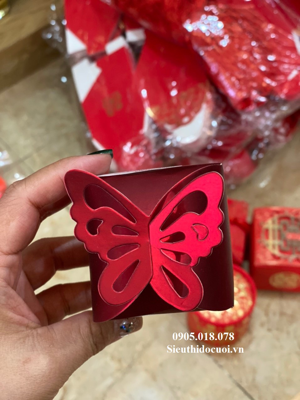 Hộp bánh cưới Hộp bánh cưới