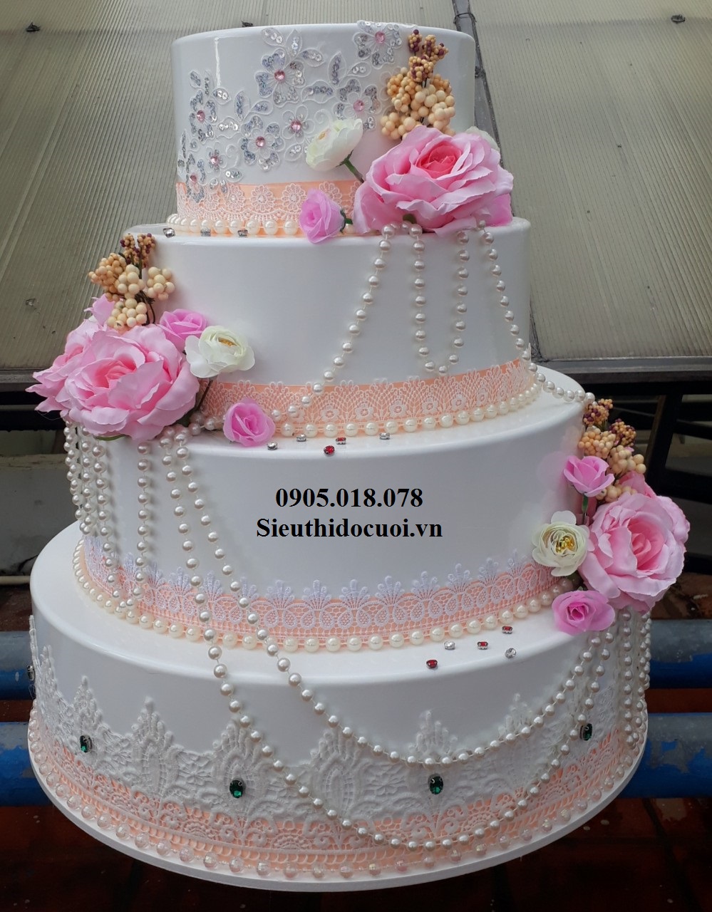 Bánh kem 4 tàng Bánh kem 4 tàng