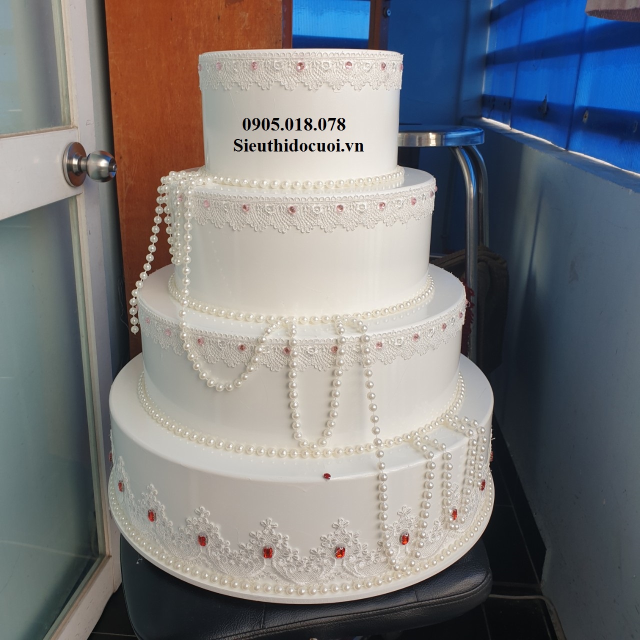 Bánh kem 4 tàng Bánh kem 4 tàng