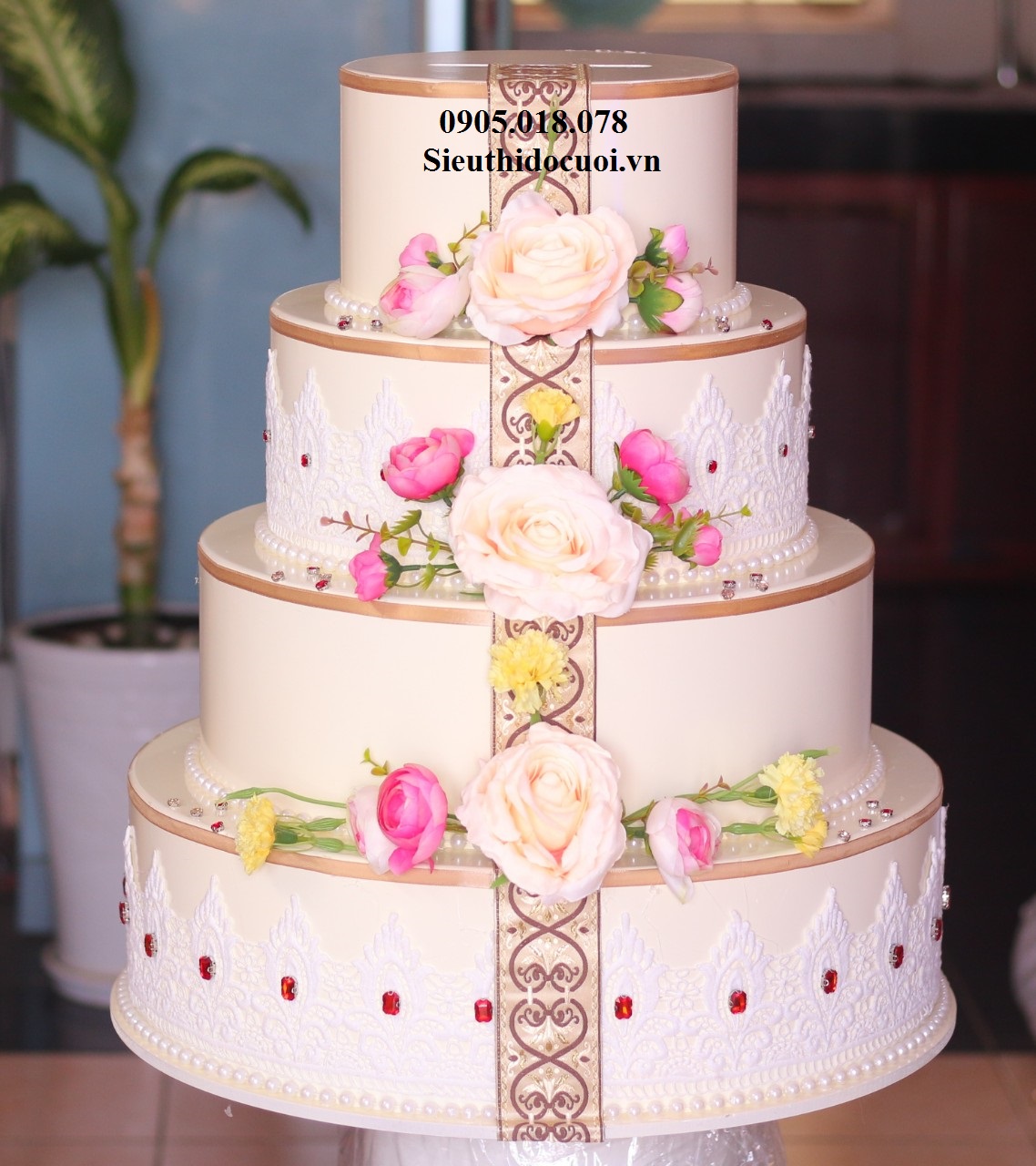 Thùng tiền hình bánh kem Thùng tiền hình bánh kem