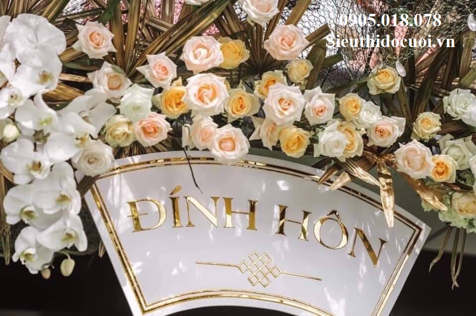 Bảng lễ treo cổng Bảng lễ treo cổng