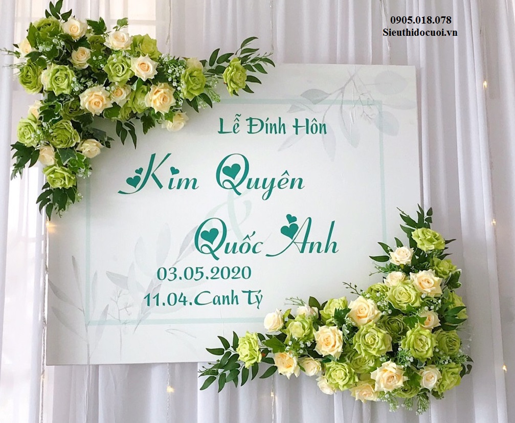 Bảng tên cô dâu chú rể bằng fomex, tem nước suối, chữ xốp Bảng tên cô dâu chú rể bằng fomex, tem nước suối, chữ xốp