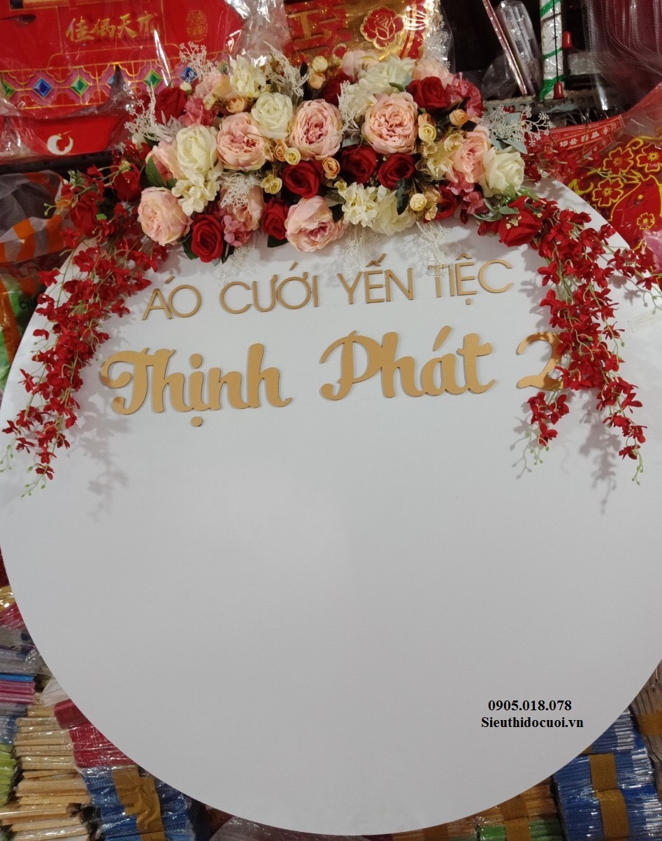 Bảng tên cô dâu chú rể bằng fomex, tem nước suối, chữ xốp Bảng tên cô dâu chú rể bằng fomex, tem nước suối, chữ xốp