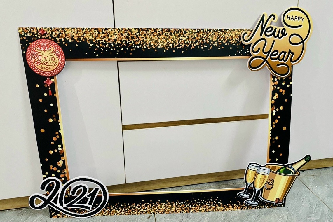 Bảng tên cô dâu chú rể bằng fomex, tem nước suối, chữ xốp Bảng tên cô dâu chú rể bằng fomex, tem nước suối, chữ xốp