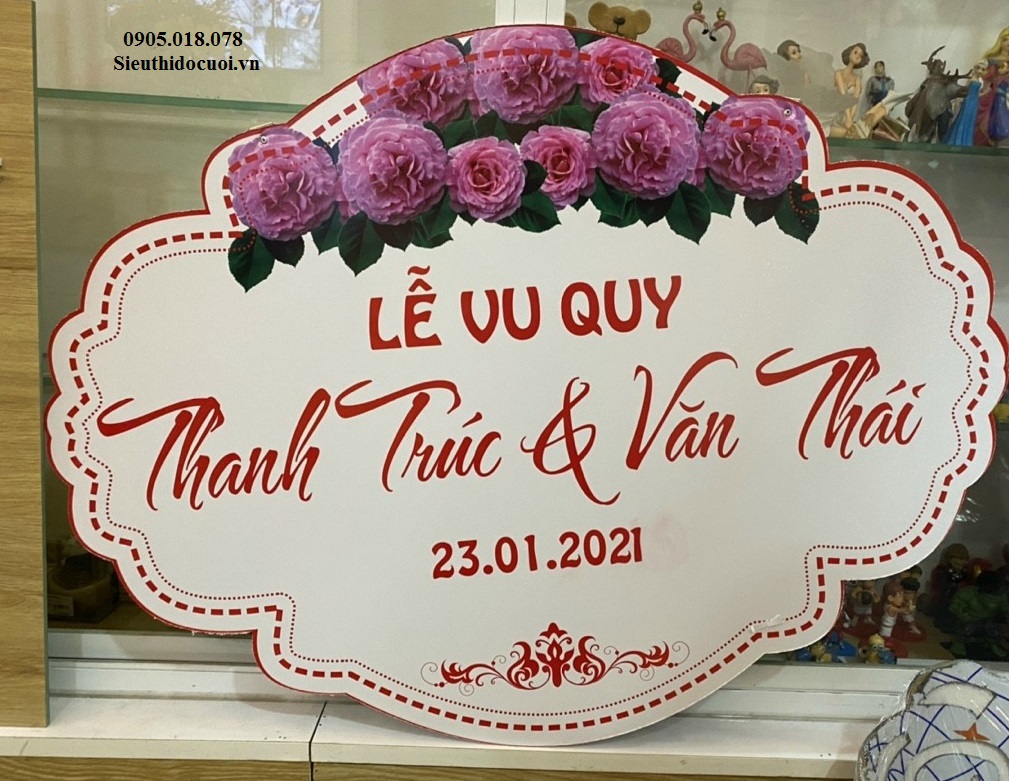 Bảng tên cô dâu chú rể bằng fomex, tem nước suối, chữ xốp Bảng tên cô dâu chú rể bằng fomex, tem nước suối, chữ xốp