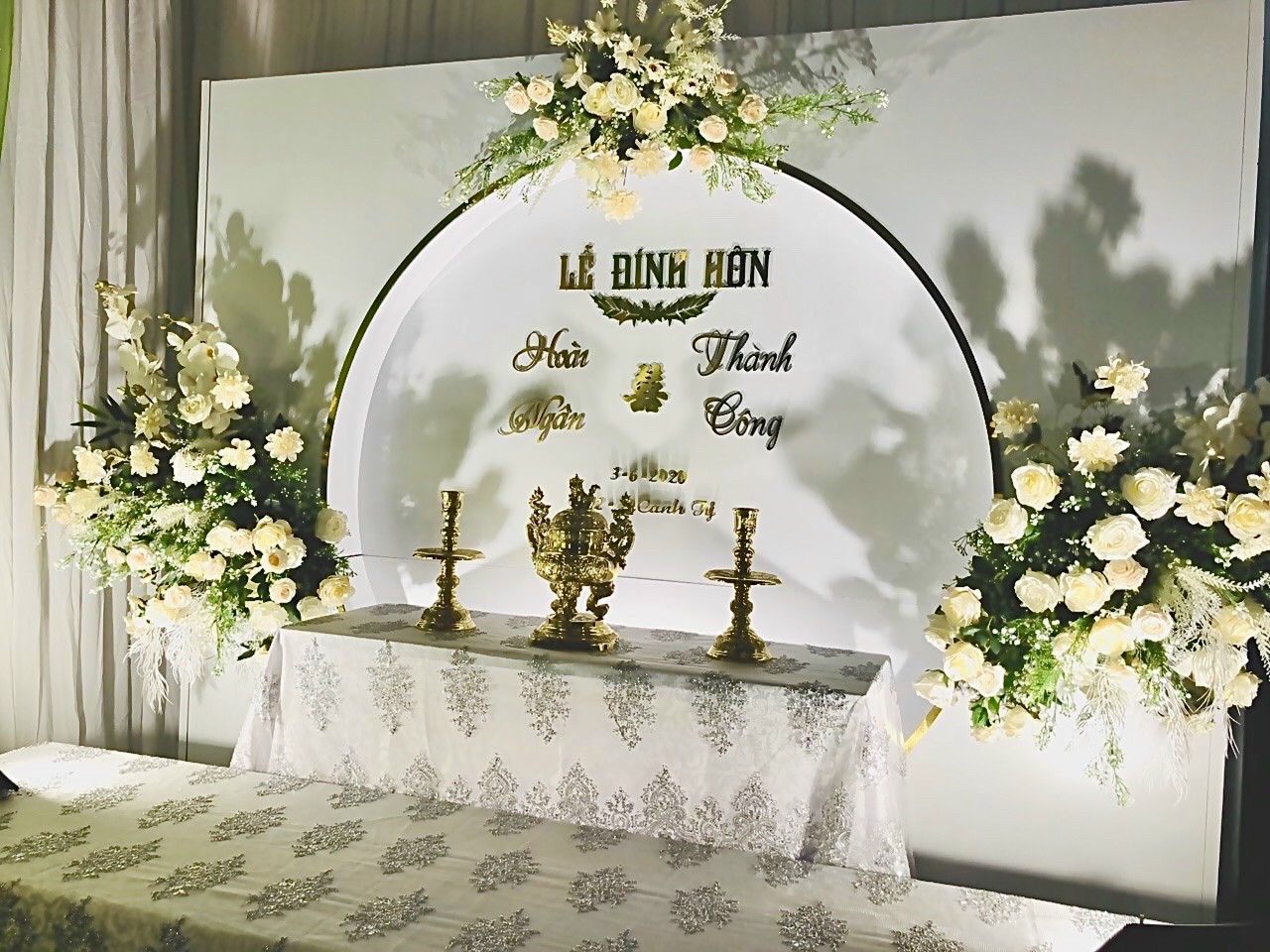 Bảng tên cô dâu chú rể bằng alu và bộ chữ số Bảng tên cô dâu chú rể bằng alu và bộ chữ số