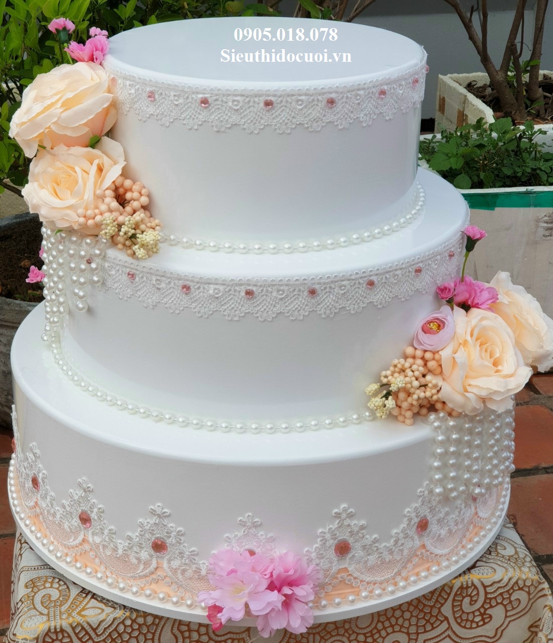 Bánh kem 3 tầng Bánh kem 3 tầng